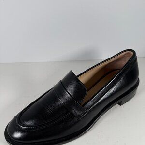 Stuart Weitzman Women's Size 10 Leather Loafers Slip-Ons Classic Fall Style Flat